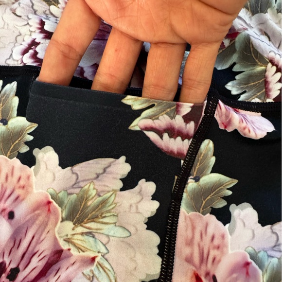 athleta • floral yoga leggings w/pockets • small - Picture 4 of 7